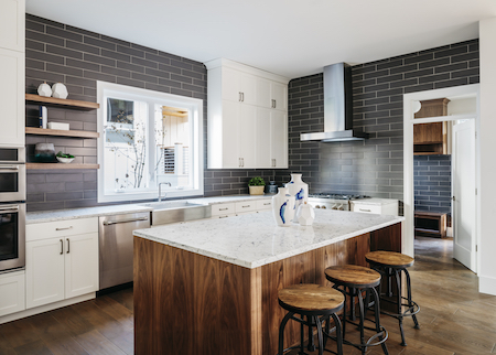 Hardwood or Tile: What’s The Best Choice For Your Kitchen?